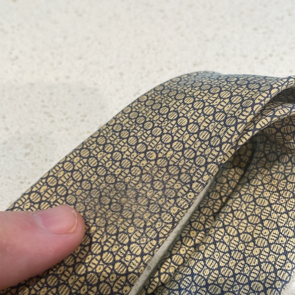 Hermes Paris 100% Silk Tie - Picture 4 of 5